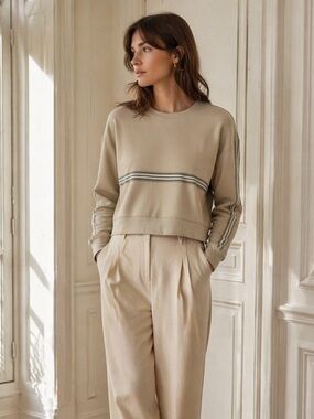 Arotzia TNA sweater size Small